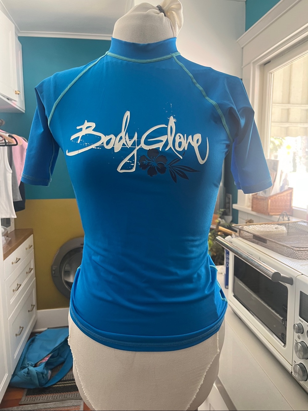 Bodyglove womens fitted rash guard, size large.